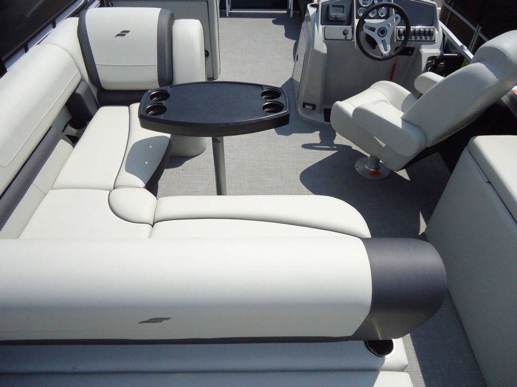 2025 Starcraft Marine EX 22 Q